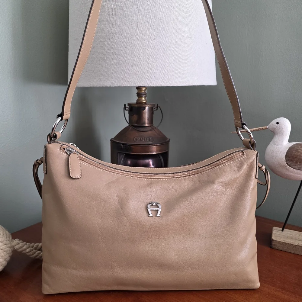 Etienne Aigner Tan Leather Hobo Shoulder Bag Minimalist Y2K